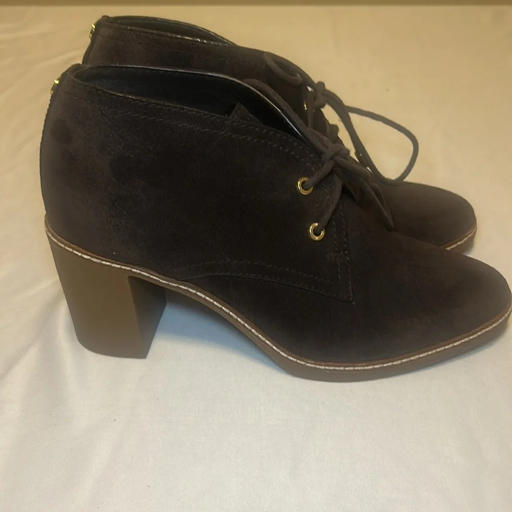 Like New Tory Burch Hilary Brown Suede Lace Up Ankle Booties Women’s Size 9.5 M - Picture 14 of 16